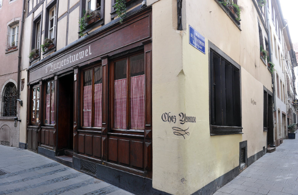 Chez Yvonne, winstub historique accessible de Strasbourg