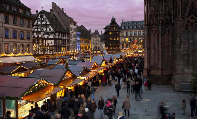Marché de Noël de Strasbourg, le plus ancien d'Europe, accessible